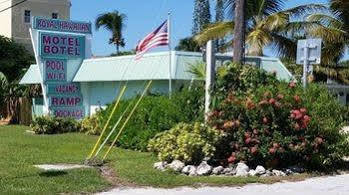 Royal Hawaiian Motel/Botel Marathon Exterior photo