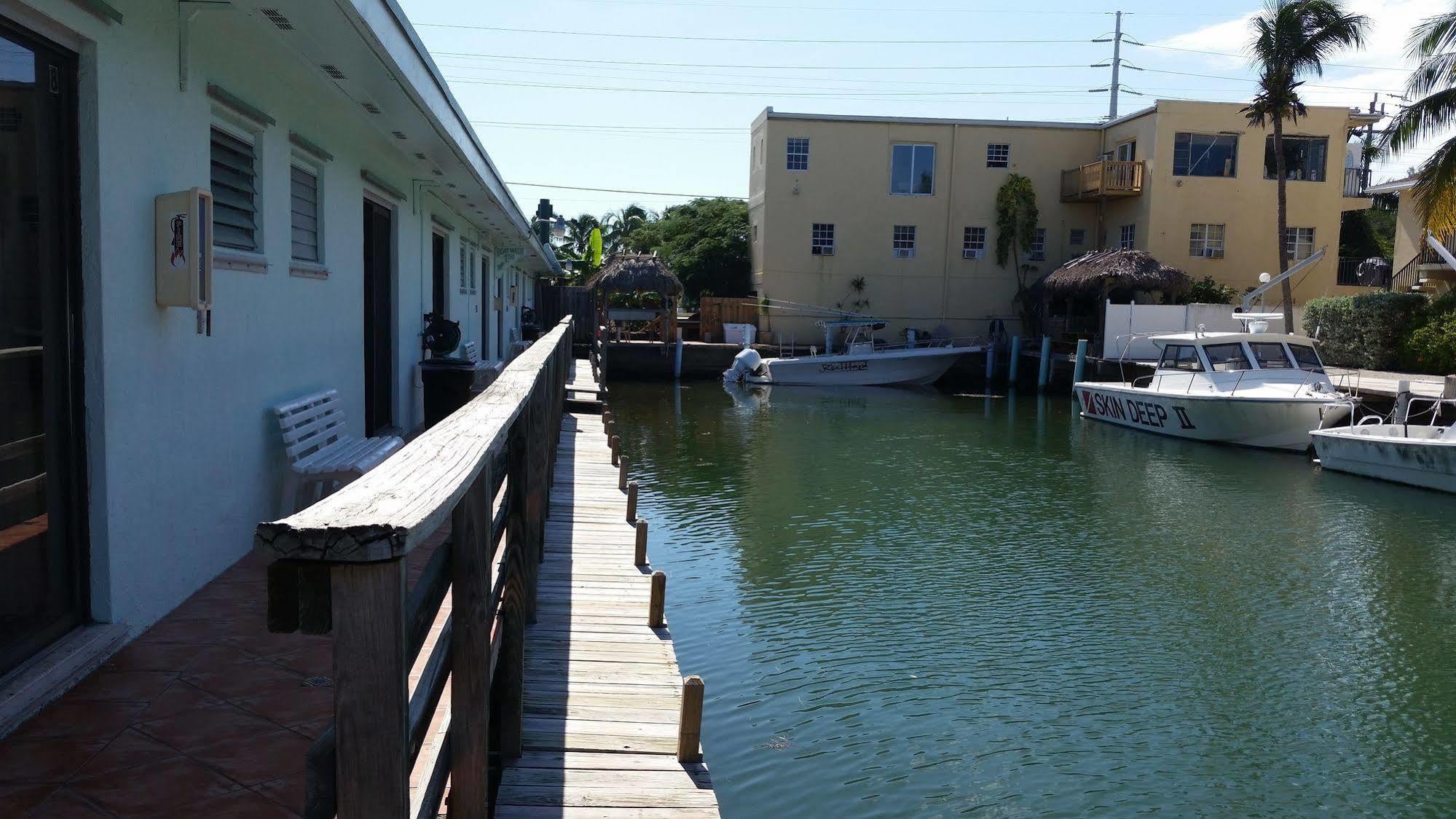 Royal Hawaiian Motel/Botel Marathon Exterior photo